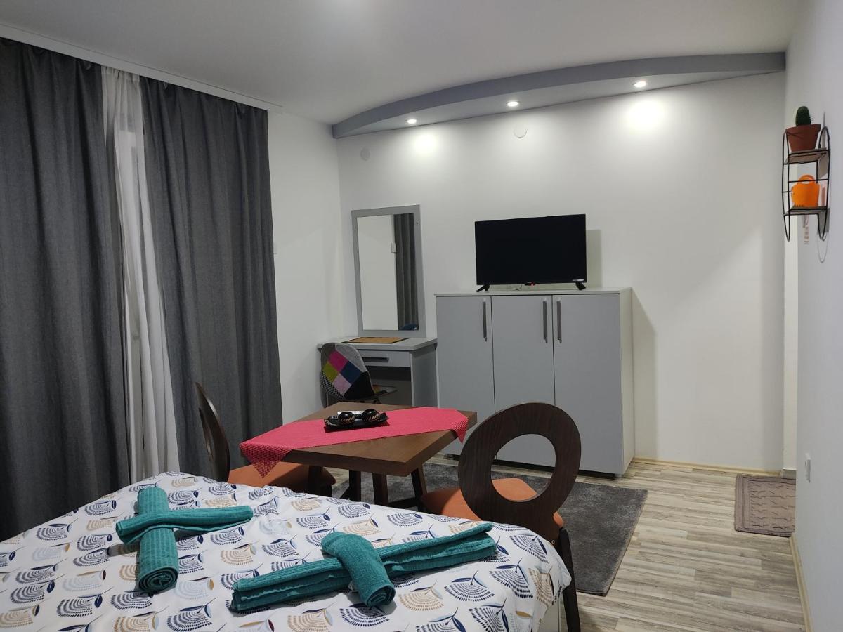 Madox Apartment Ohrid Bagian luar foto